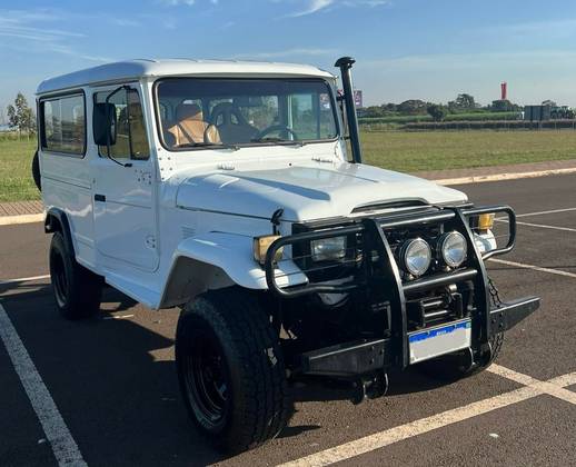 TOYOTA BANDEIRANTE 3.7 BJ50LV-B 4X4 CHASSI LONGO DIESEL 2P MANUAL TOYOTA BANDEIRANTE 3.7 BJ50LV-B 4X4 CHASSI LONGO DIESEL 2P MANUAL